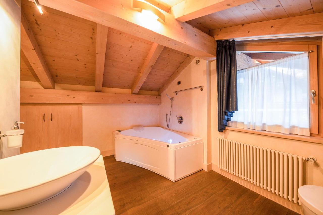 La Pratolina Attico Apartment Castello-Molina di Fiemme Luaran gambar